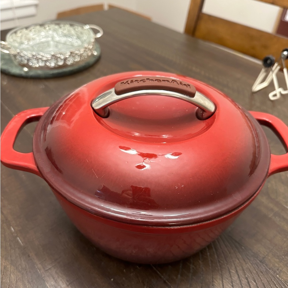 Kitchen aid red Dutch oven Cast iron pot 4.5 QT